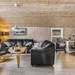 Iida - 100m From The Sea By Interhome