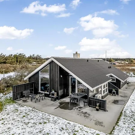 Iida - 100m From The Sea By Interhome *